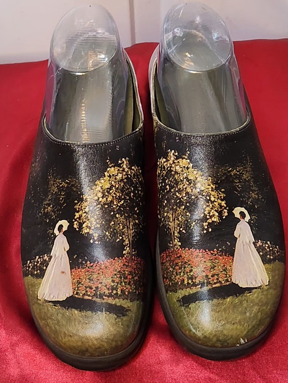 ICON Black Wearable Art Clog Mules Size 9 with Signs of wear -scuff on left shoe